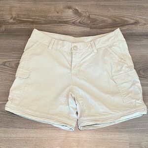 The North Face Paramount Khaki Convertible Shorts Women’s size 4 Nylon